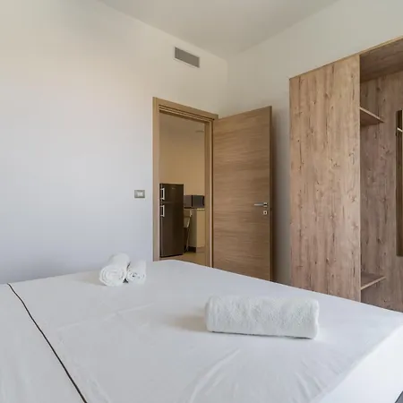 Le Scuderie 7 Apartment *